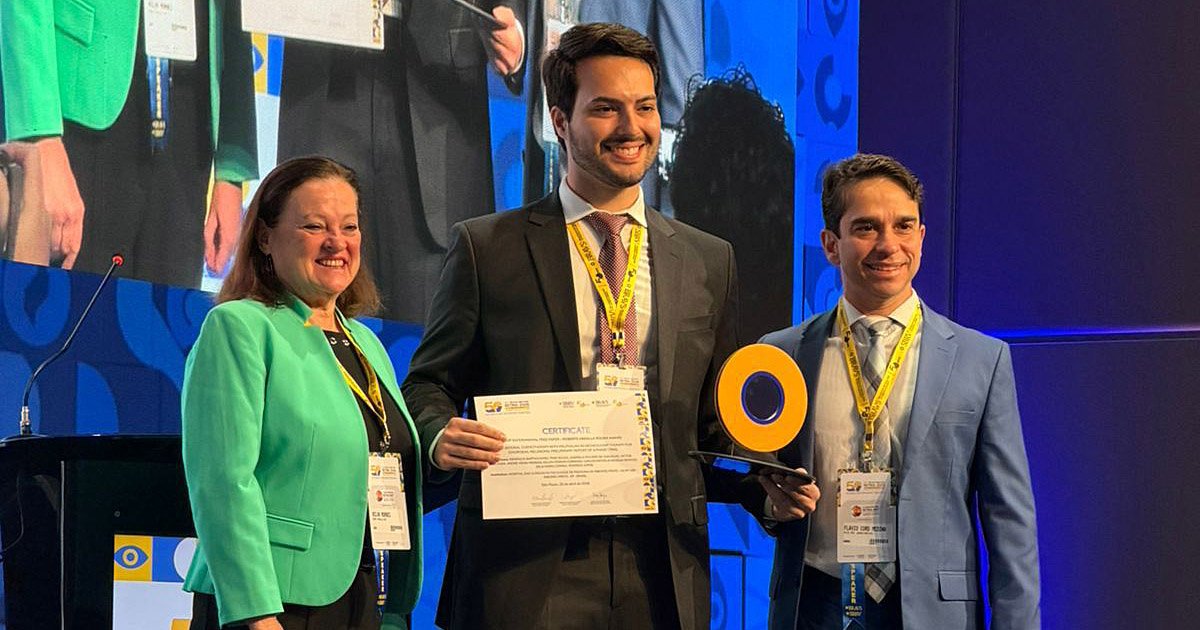Pesquisadores da USP são premiados por estudo sobre tratamento de câncer ocular 