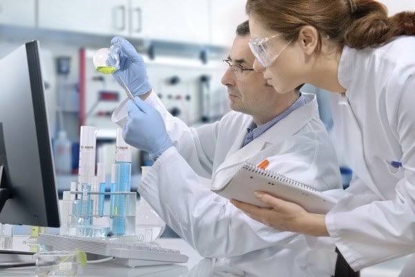 CRISPR desvenda genes que freiam a metástase no câncer de mama mais agressivo  